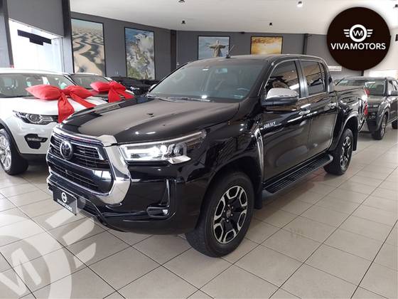 TOYOTA HILUX 2.8 D-4D TURBO DIESEL CD SRX 4X4 AUTOMÁTICO